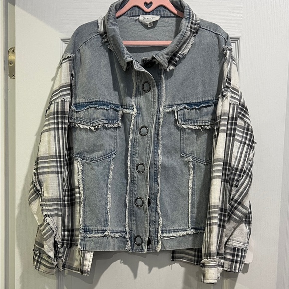 Oli & Hali NWT Blue/White Jean Jacket w oversized snap buttons and plaid sleeves - Picture 12 of 16